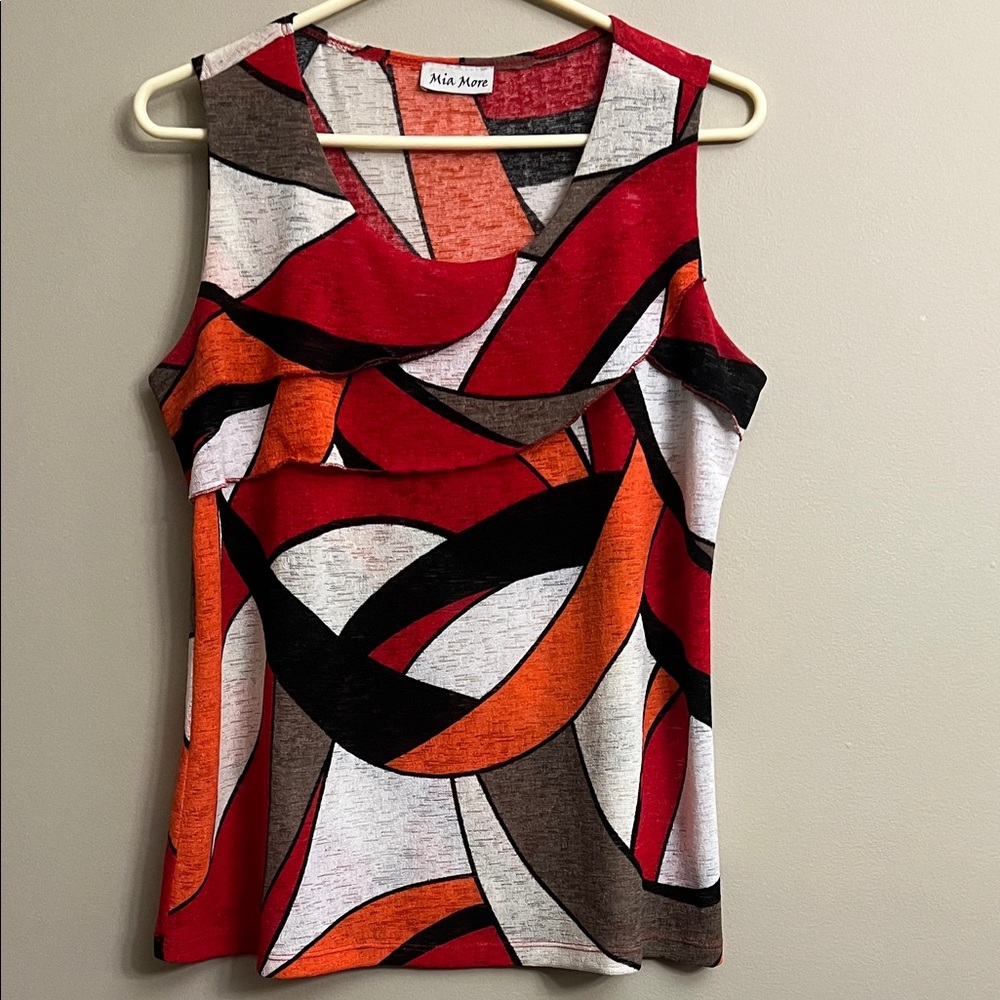 #93 Mia More bold geometric print sleeveless blouse